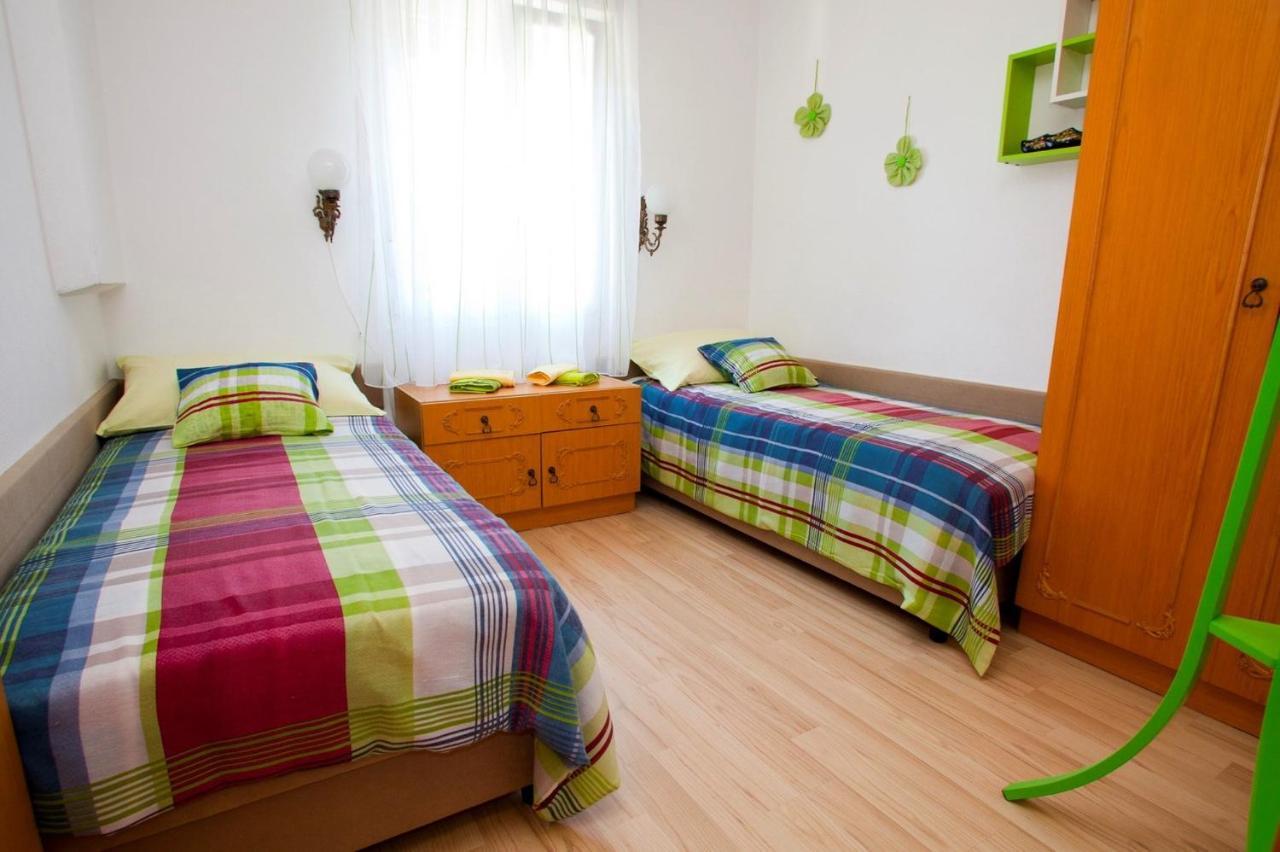 Apartment Vrbnik 8 Екстериор снимка