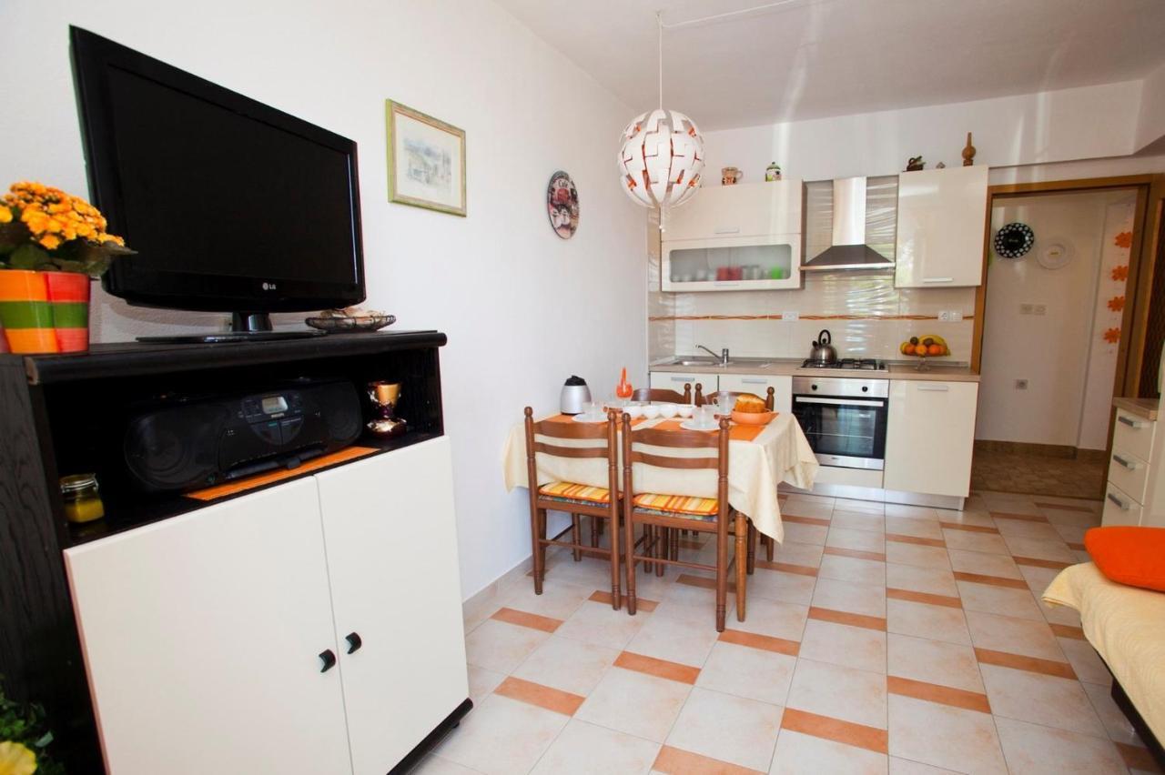 Apartment Vrbnik 8 Екстериор снимка